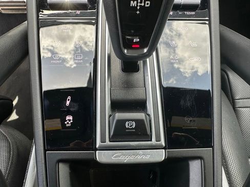 Certified 2019 Porsche Cayenne Turbo AWD/4WD image 32