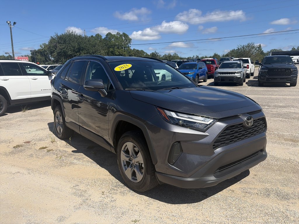 Used 2025 Toyota RAV4 XLE FWD image 8