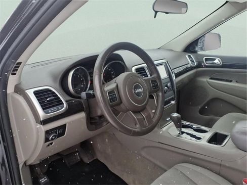 Used 2012 Jeep Grand Cherokee Laredo w/ Laredo E Group image 12