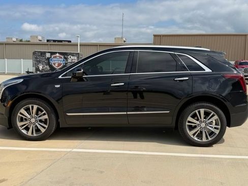 Used 2025 Cadillac XT5 Premium Luxury AWD/4WD image 9