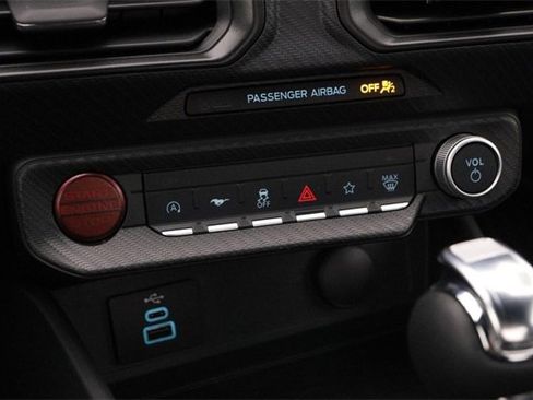 Used 2025 Ford Mustang Coupe image 17