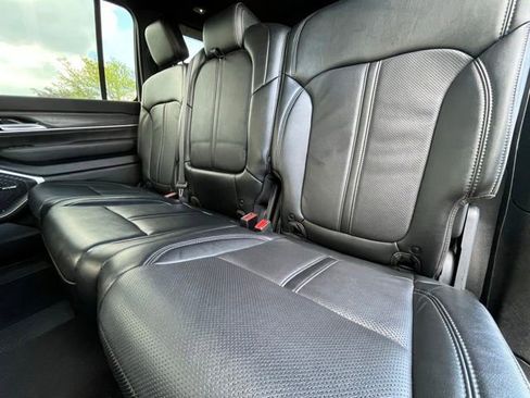 Used 2024 Jeep Wagoneer Series II w/ Flexible Seating Group AWD/4WD image 27