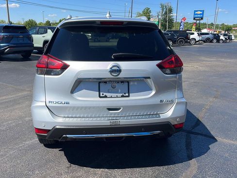 Used 2019 Nissan Rogue SV w/ Premium Package AWD/4WD image 4