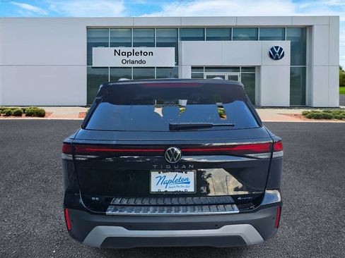 New 2025 Volkswagen Tiguan SE image 5