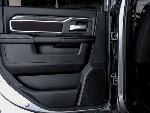 Used 2024 RAM 2500 Big Horn w/ Sport Appearance Package image 42