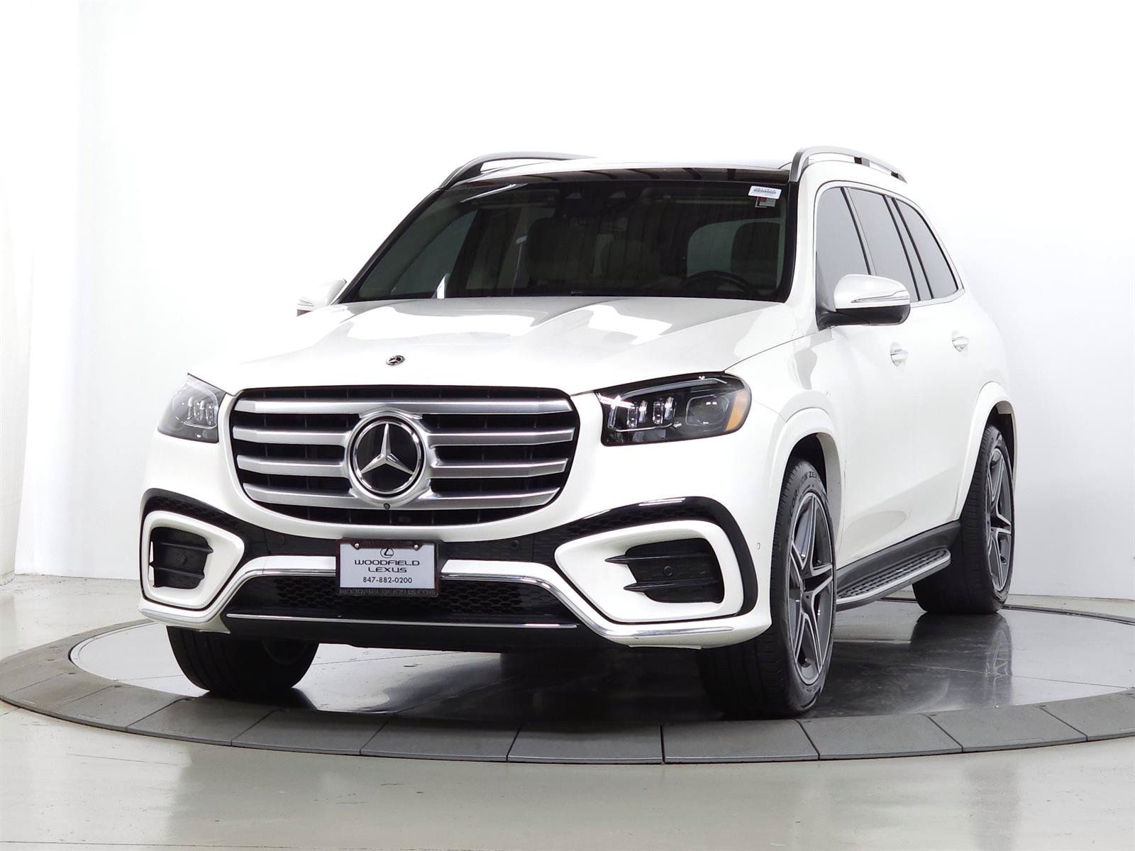 Used 2024 Mercedes-Benz GLS 450 4MATIC image 3