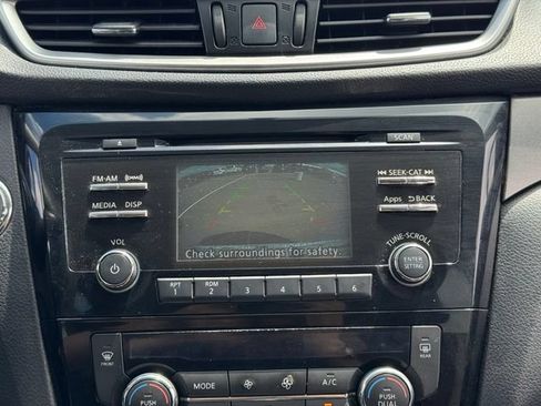 Used 2015 Nissan Rogue SV AWD/4WD image 4