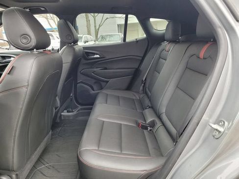 Used 2024 Chevrolet Trax RS w/ Sunroof Package FWD image 12