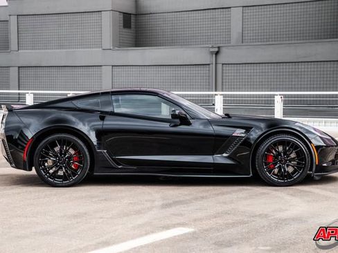 Used 2015 Chevrolet Corvette Z06 w/ 2LZ Preferred Equipment Group image 11