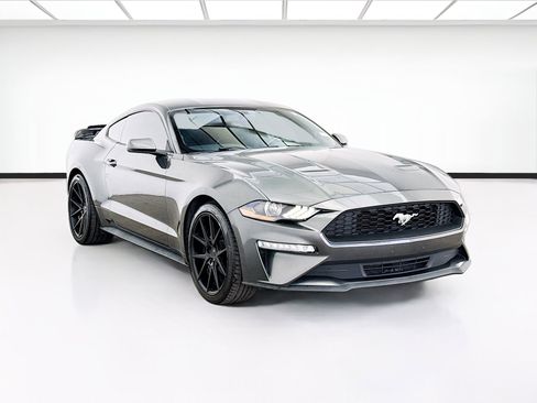 Used 2018 Ford Mustang Premium RWD image 3