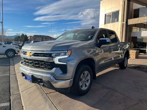 Used 2025 Chevrolet Silverado 1500 LT AWD/4WD image 3