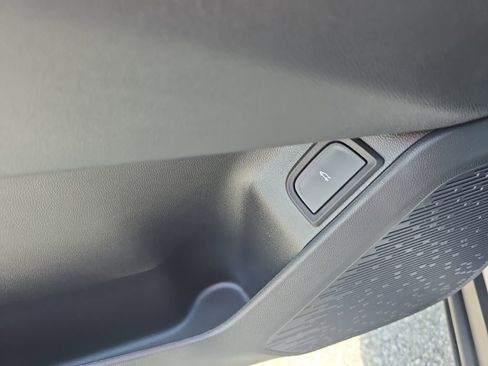 New 2026 Chevrolet Equinox LT w/ Convenience Package II image 25