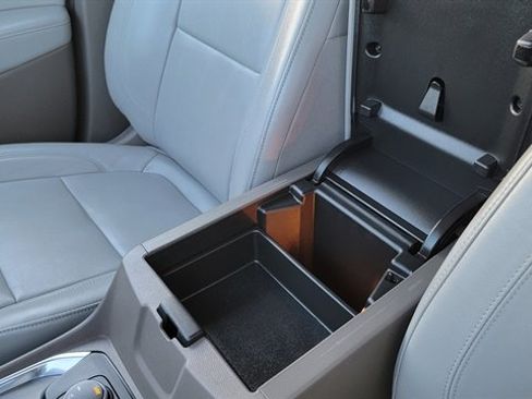 Used 2021 Chevrolet Traverse LT w/ LPO, Blackout Package image 33