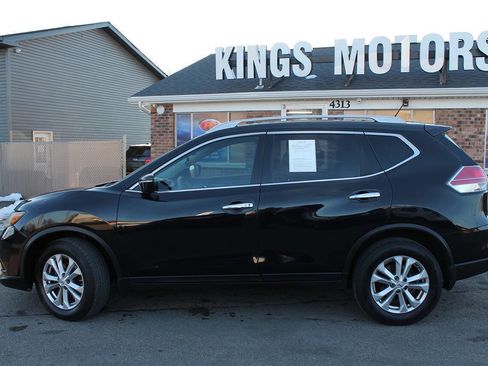 Used 2015 Nissan Rogue SV image 2