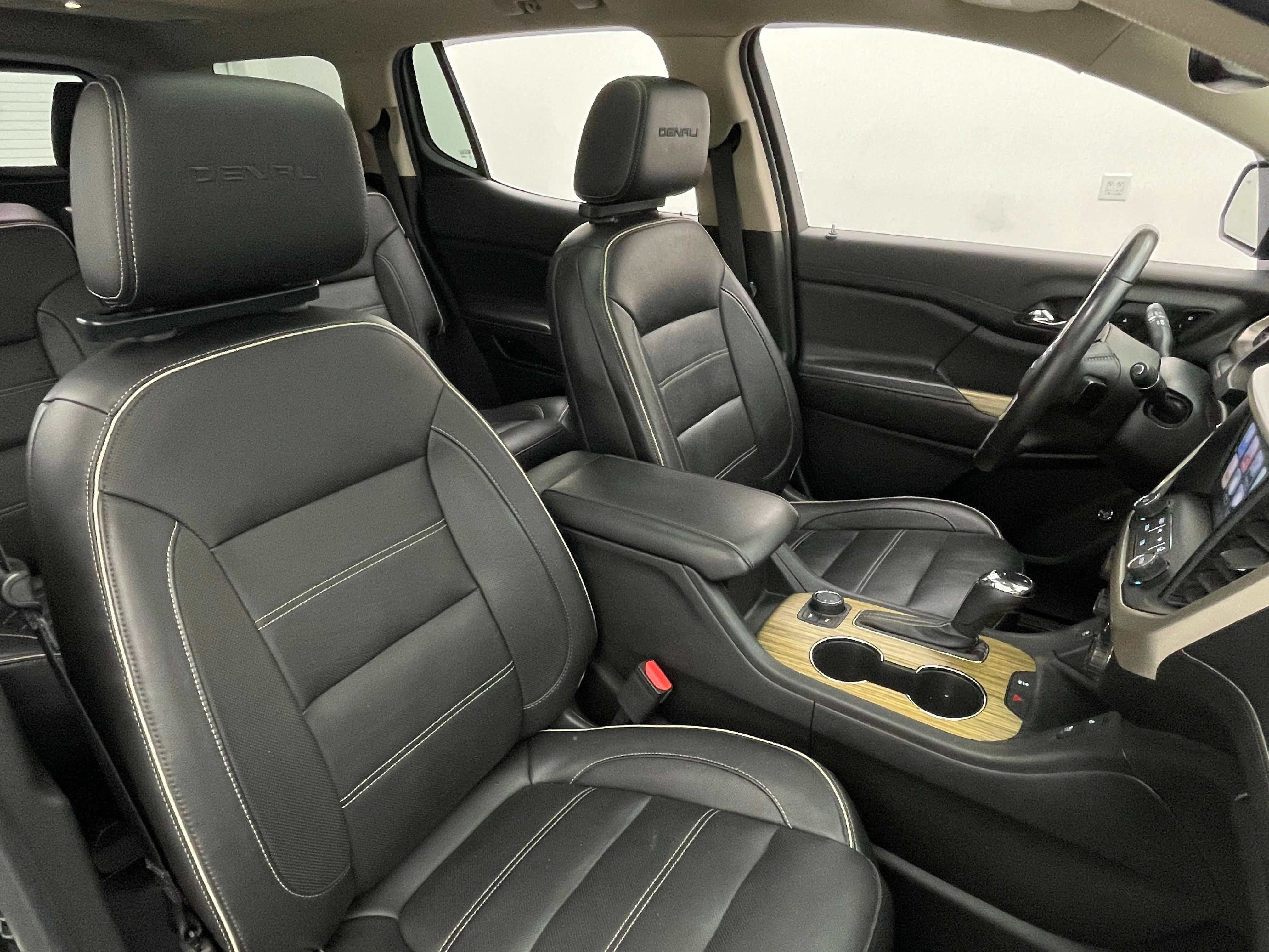 Used 2019 GMC Acadia Denali w/ Technology Package AWD/4WD image 34