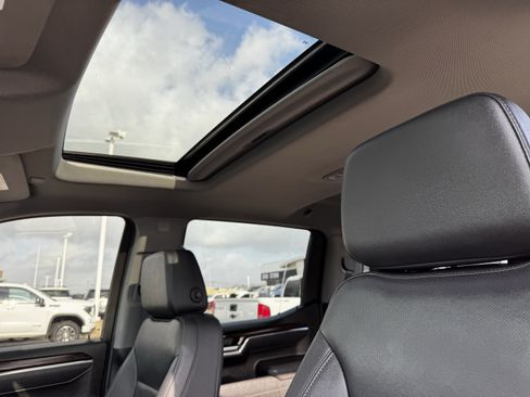 Used 2025 GMC Sierra 1500 SLT RWD image 27