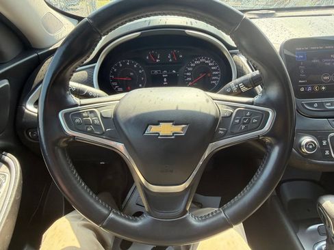 Used 2022 Chevrolet Malibu RS FWD image 12