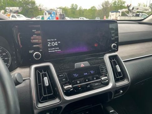 Used 2023 Kia Sorento S AWD/4WD image 14