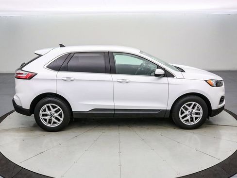 Certified 2022 Ford Edge SEL w/ Convenience Package image 3