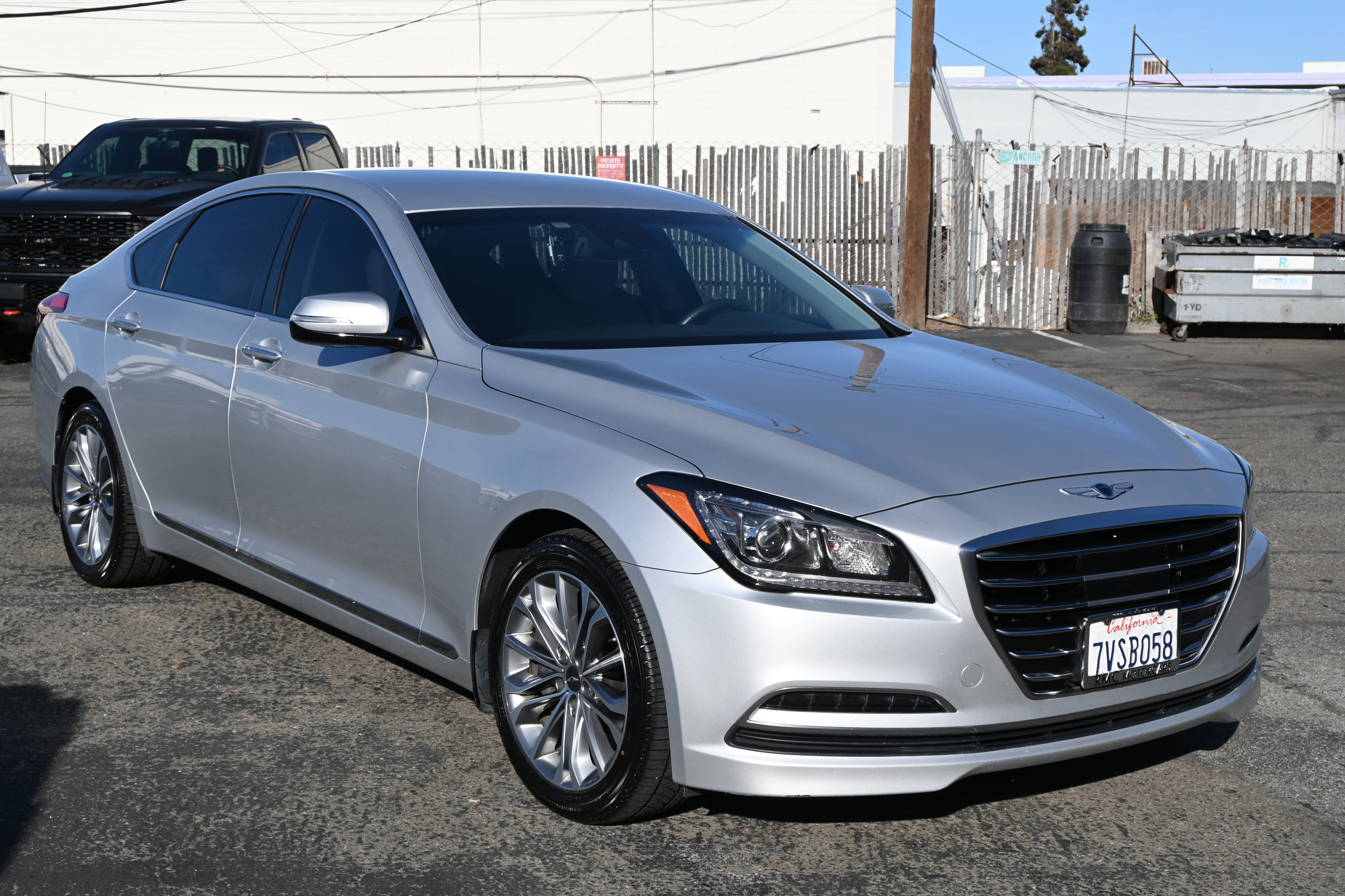 Used 2017 Genesis G80 3.8 RWD image 2