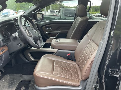 Used 2023 Nissan Titan Platinum Reserve w/ Moonroof Package AWD/4WD image 10