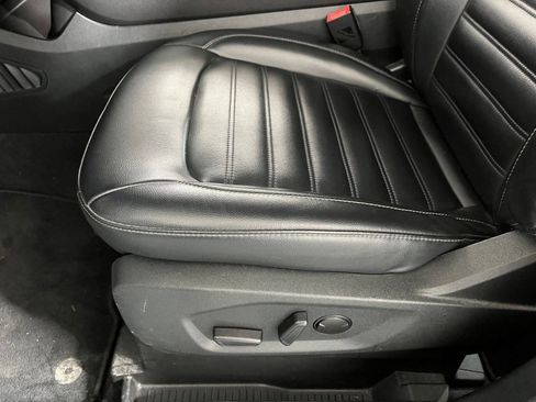 Used 2022 Ford Edge SEL image 11