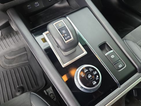 Used 2024 Mitsubishi Outlander SE Black Edition AWD/4WD image 25