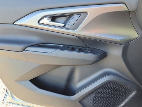 New 2026 Chevrolet Equinox EV LT w/ Comfort Package image 16