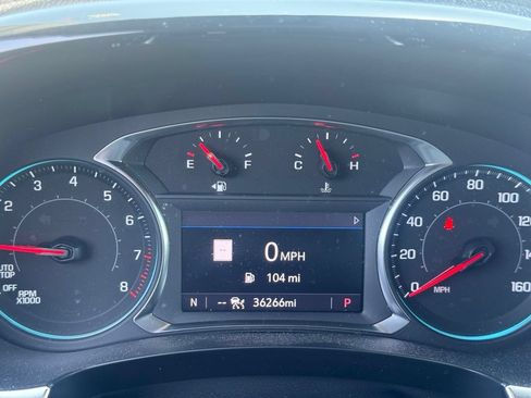 Used 2023 Chevrolet Traverse RS FWD image 8