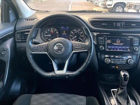 Certified 2021 Nissan Rogue Sport SV image 6