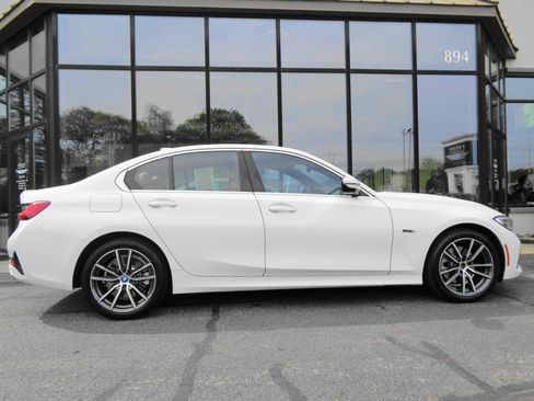 Used 2022 BMW 330e xDrive w/ Driving Assistance Package AWD/4WD image 4