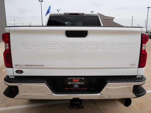 Used 2023 Chevrolet Silverado 2500 LT w/ Convenience Package AWD/4WD image 5