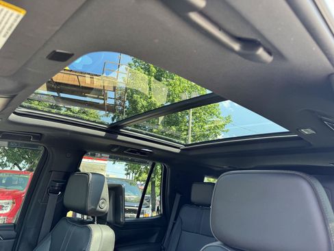 Used 2021 Chevrolet Tahoe RST w/ Luxury Package RWD image 5