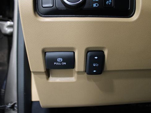 Used 2023 Ford F250 Lariat w/ Chrome Package image 9