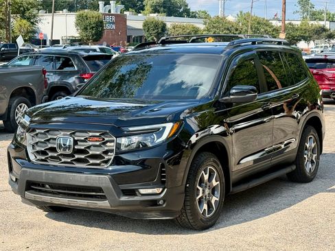 Used 2022 Honda Passport TrailSport image 2
