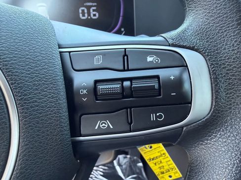 Used 2025 Kia Sportage LX image 18