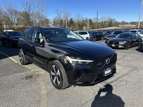 Certified 2025 Volvo XC60 T8 Plus w/ Climate Package image 2