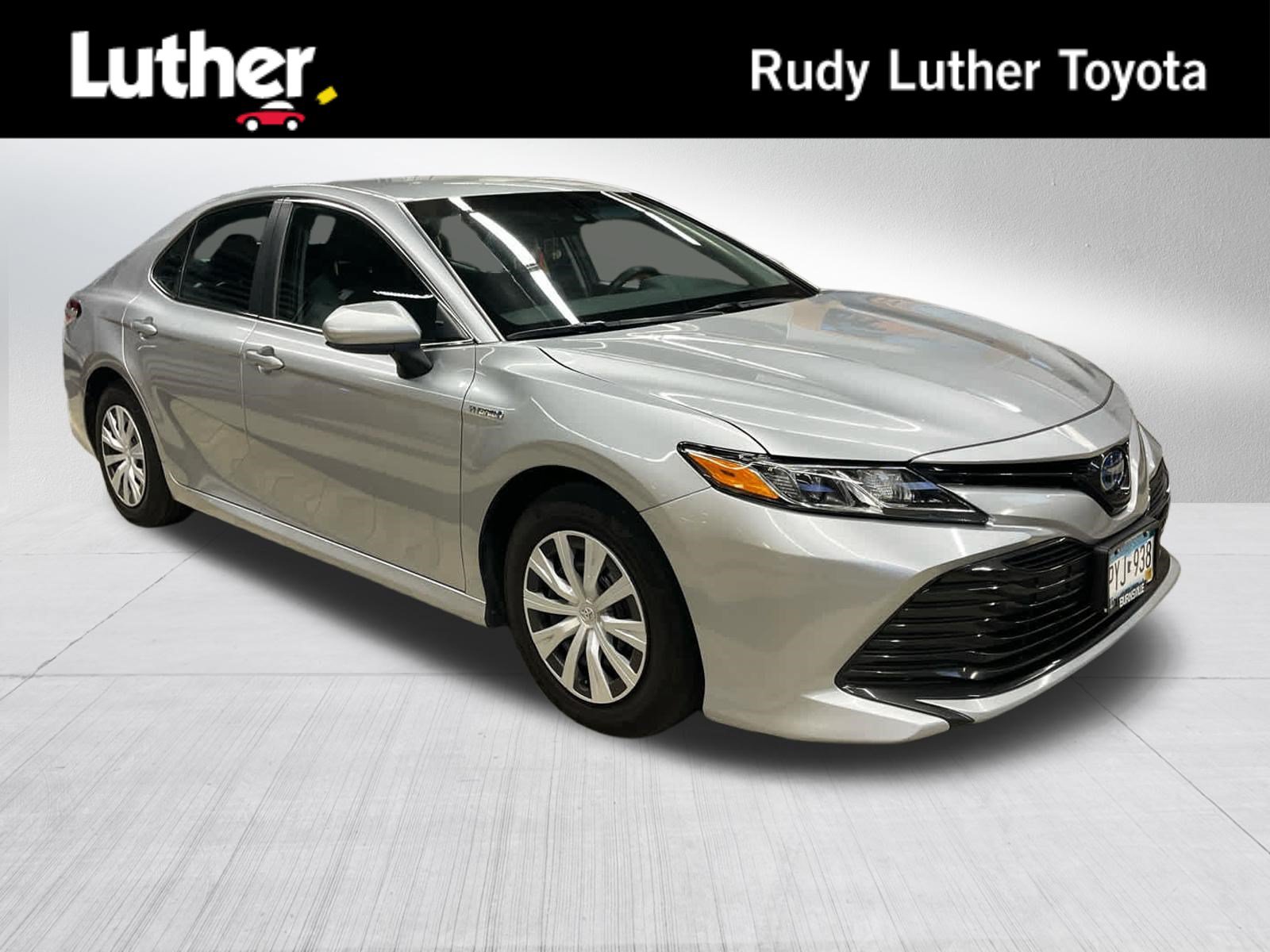 Certified 2018 Toyota Camry LE FWD image 1