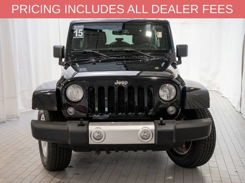 Used 2015 Jeep Wrangler Unlimited Sahara w/ Connectivity Group AWD/4WD image 2