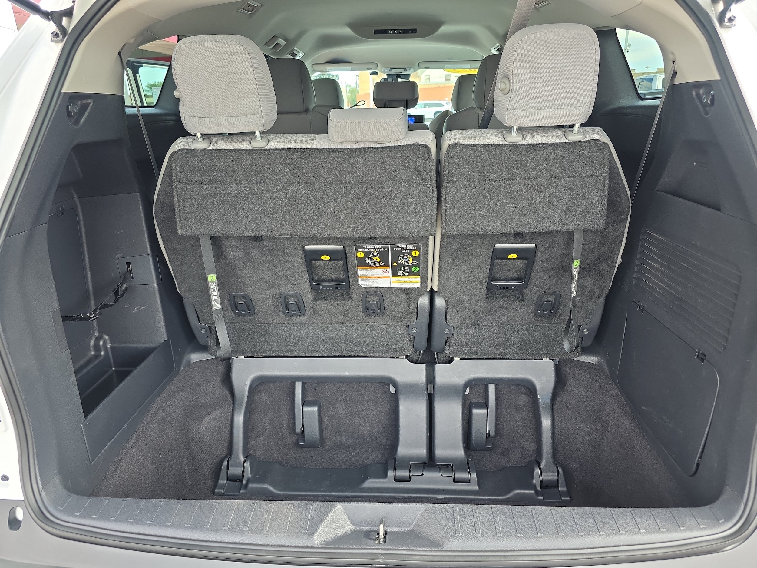 Used 2025 Toyota Sienna LE AWD/4WD image 15