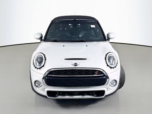 Used 2018 MINI Cooper S image 2