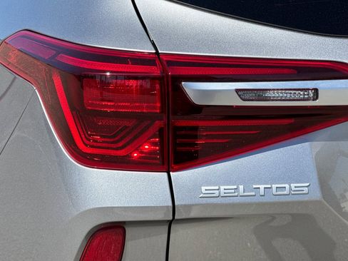 Used 2023 Kia Seltos S w/ Navigation Package image 26