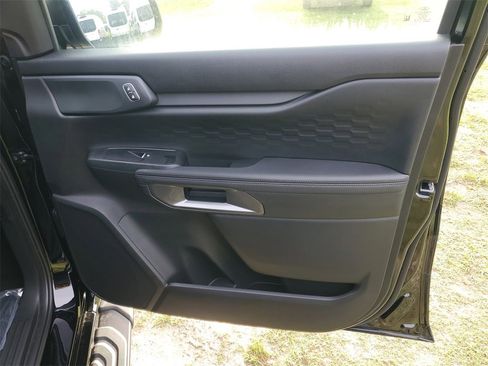 New 2025 Ford Ranger XLT w/ Black Appearance Package image 32
