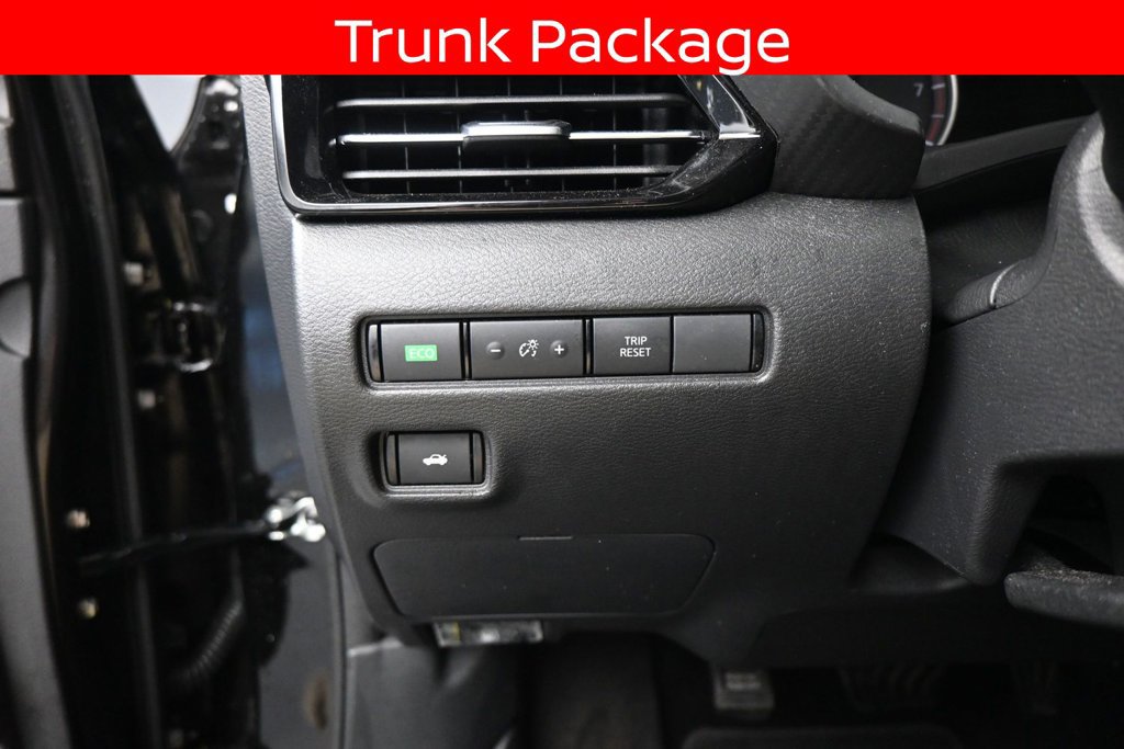 Used 2025 Nissan Sentra SR w/ Midnight Edition FWD image 15