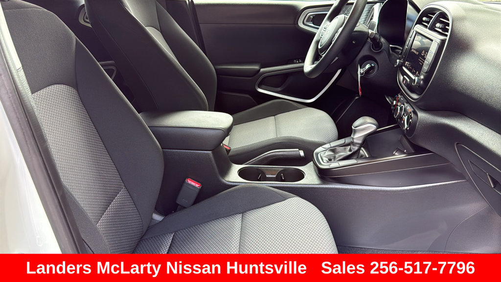 Used 2025 Kia Soul LX FWD image 14