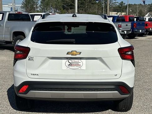 Used 2024 Chevrolet Trax LT image 5