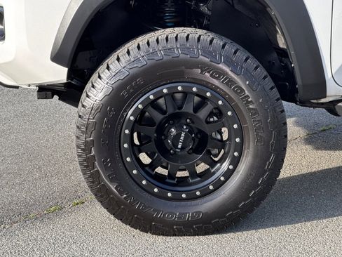 Used 2021 Toyota Tacoma TRD Off-Road w/ Technology Package image 23