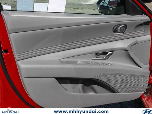 New 2025 Hyundai Elantra Sport FWD image 19