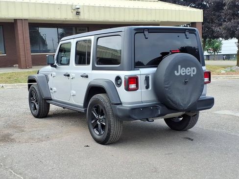 Used 2022 Jeep Wrangler Unlimited Sport AWD/4WD image 3