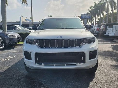 Used 2021 Jeep Grand Cherokee L Overland w/ Luxury Tech Group IV RWD image 2